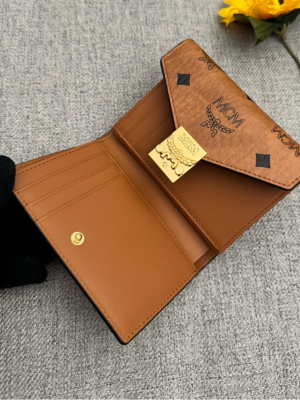 MCM Tracy Trifold Women’s Wallet✨ - Picture 3 of 10